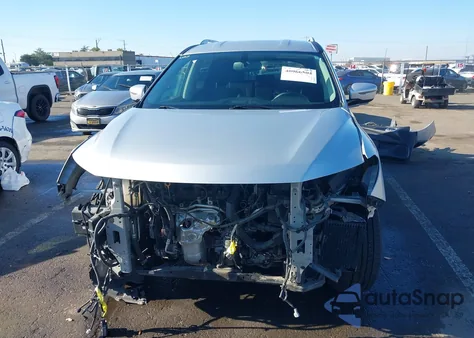 2018 Nissan Pathfinder S z USA, uszkodzony, nr VIN 5N1DR2MM3JC642062